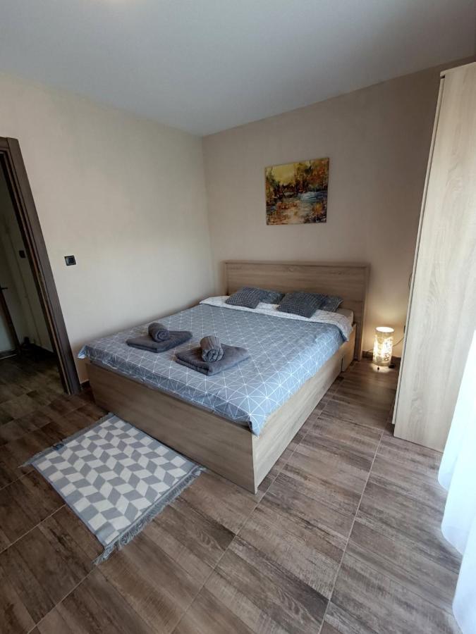 Lav Apartment *